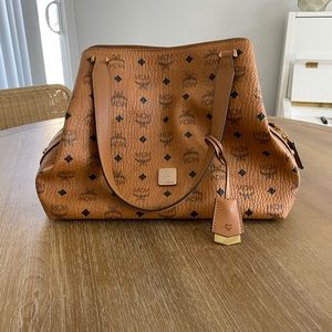 MCM essential hobo bag in visetos original